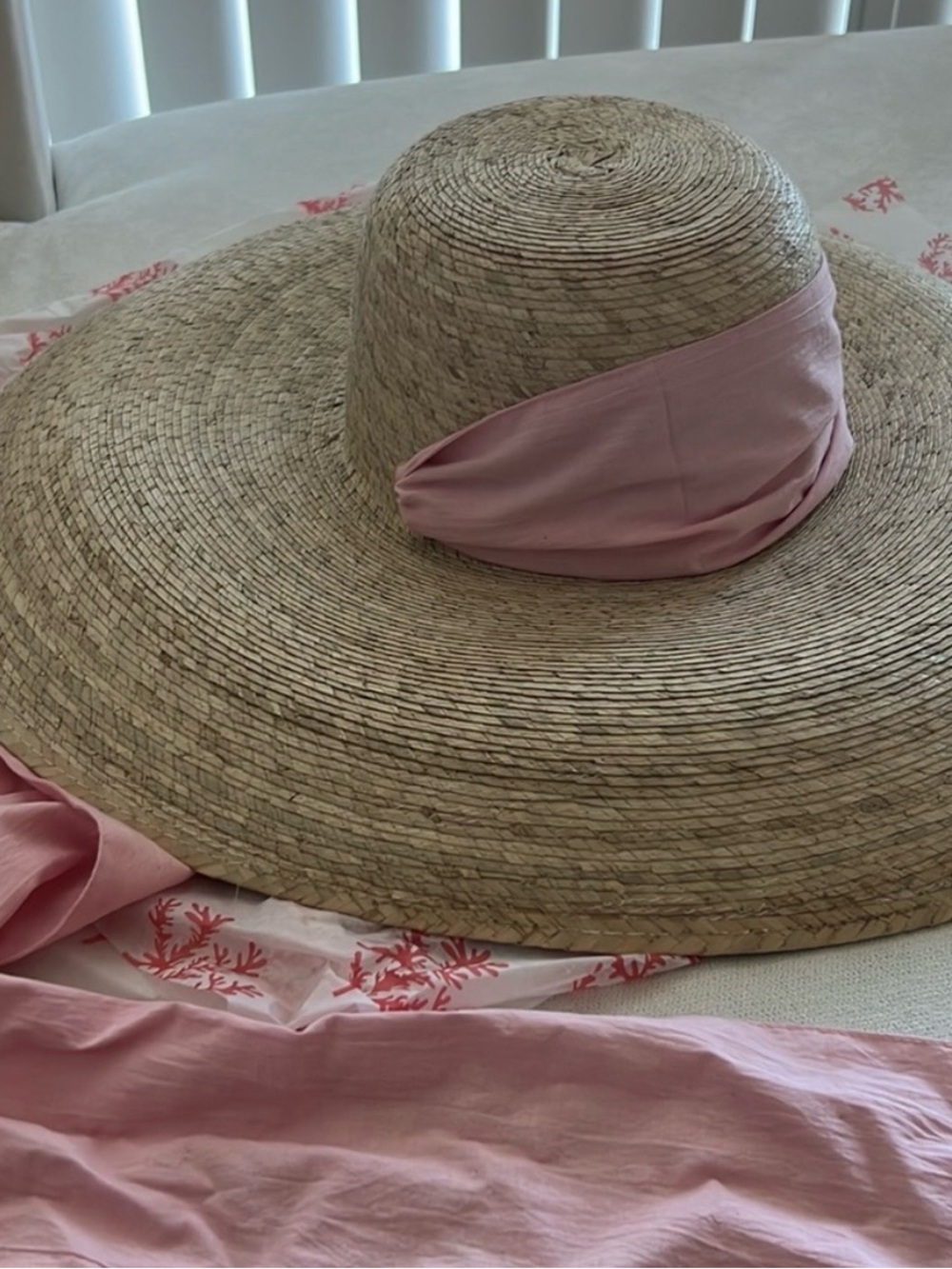 Wide-Brim Straw Sun Hat with Pink Band - Picture 4 of 6